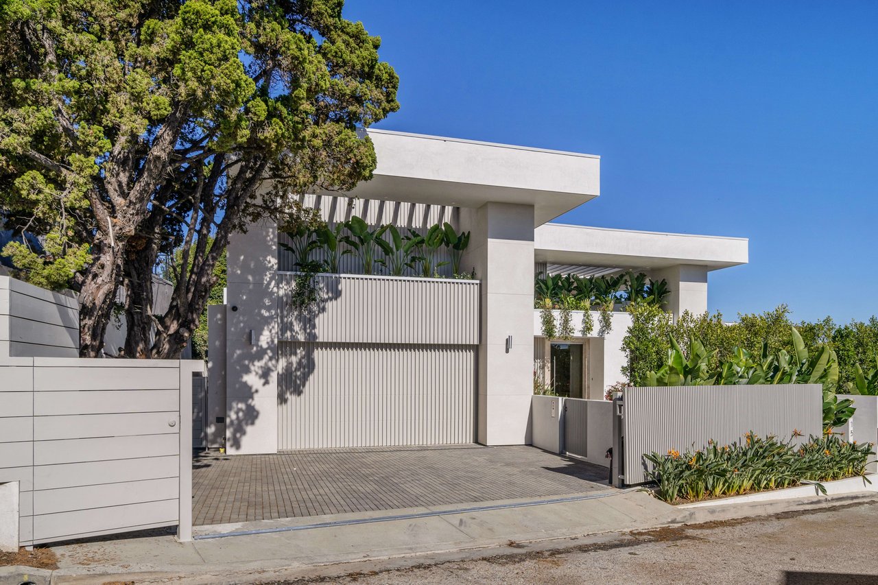 The Apex HH | 7115 Macapa Drive