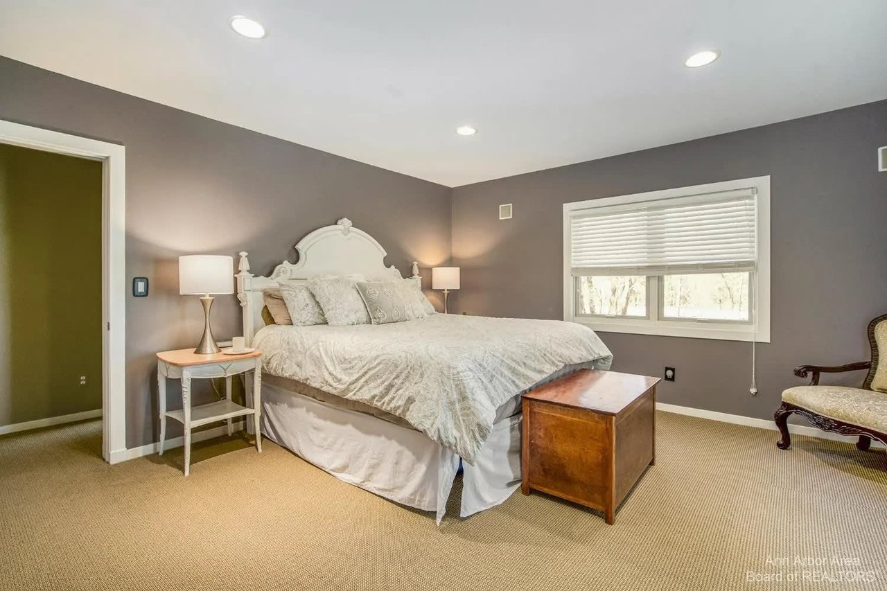 2566 Thornapple Drive, Ann Arbor, MI 48103