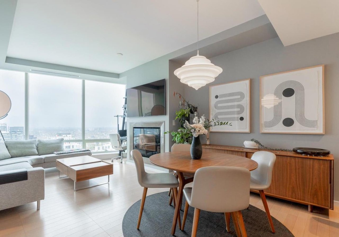 Suite 4904 -180 University Avenue