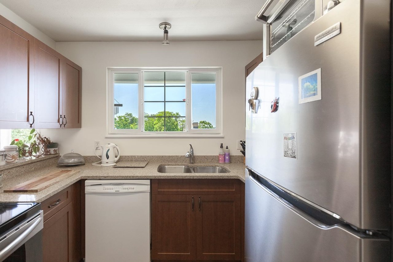 404-8772 SW Marine Dr