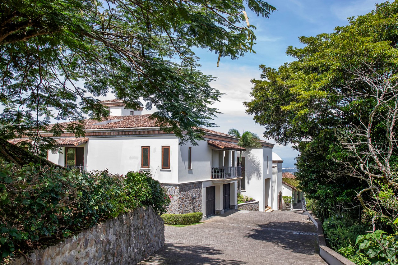 Panoramic View Mountain Estate, Ciudad Colon, San Jose