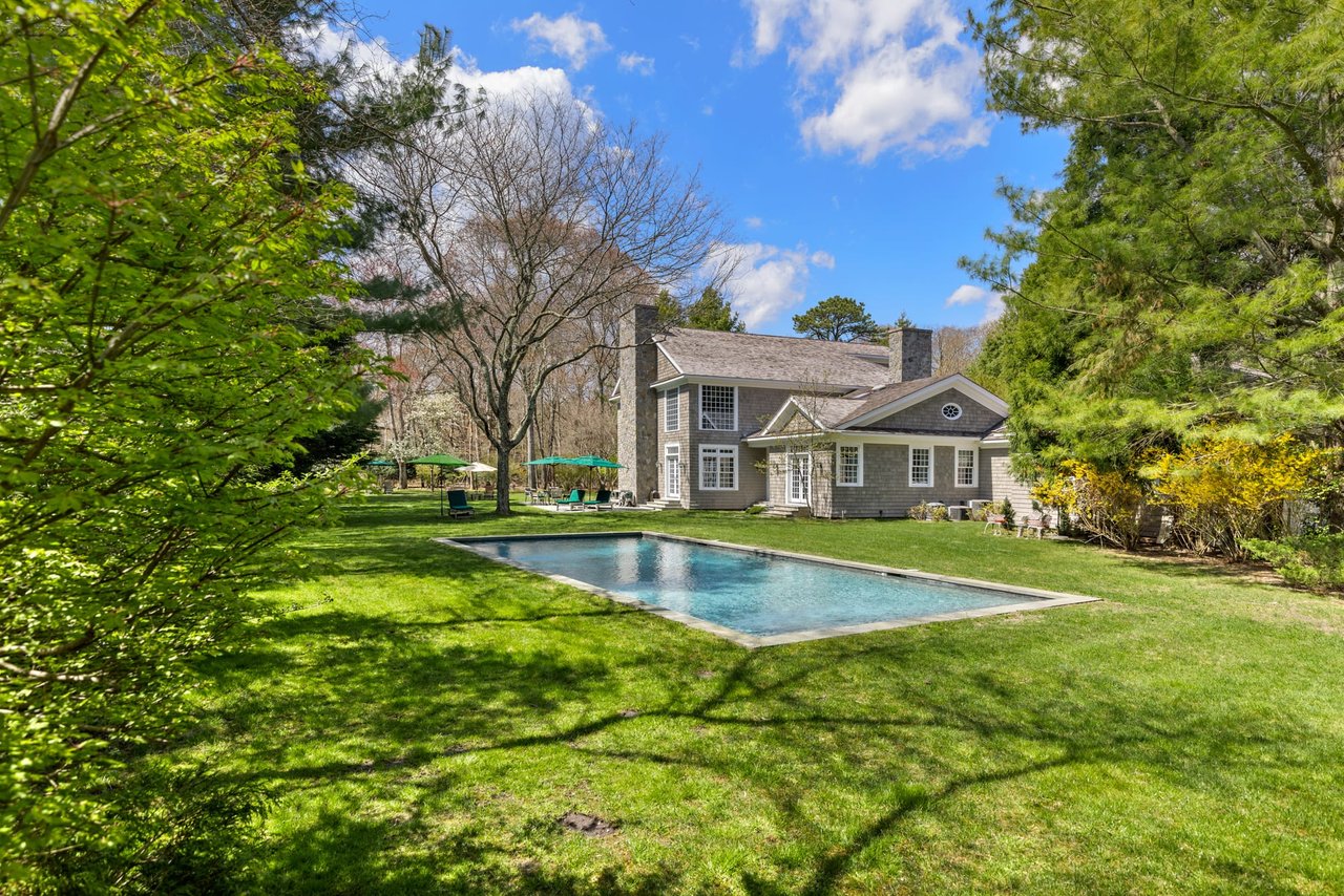 8 Old Point Road, Quogue