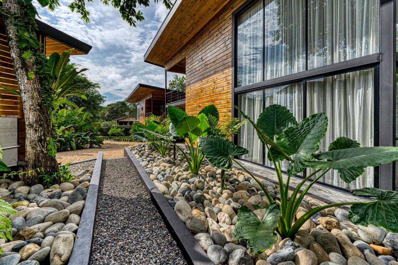 Modern Tropical Villas walking distance to Uvita Town