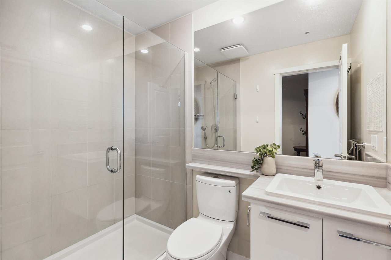 805-5728 Berton Avenue, Vancouver