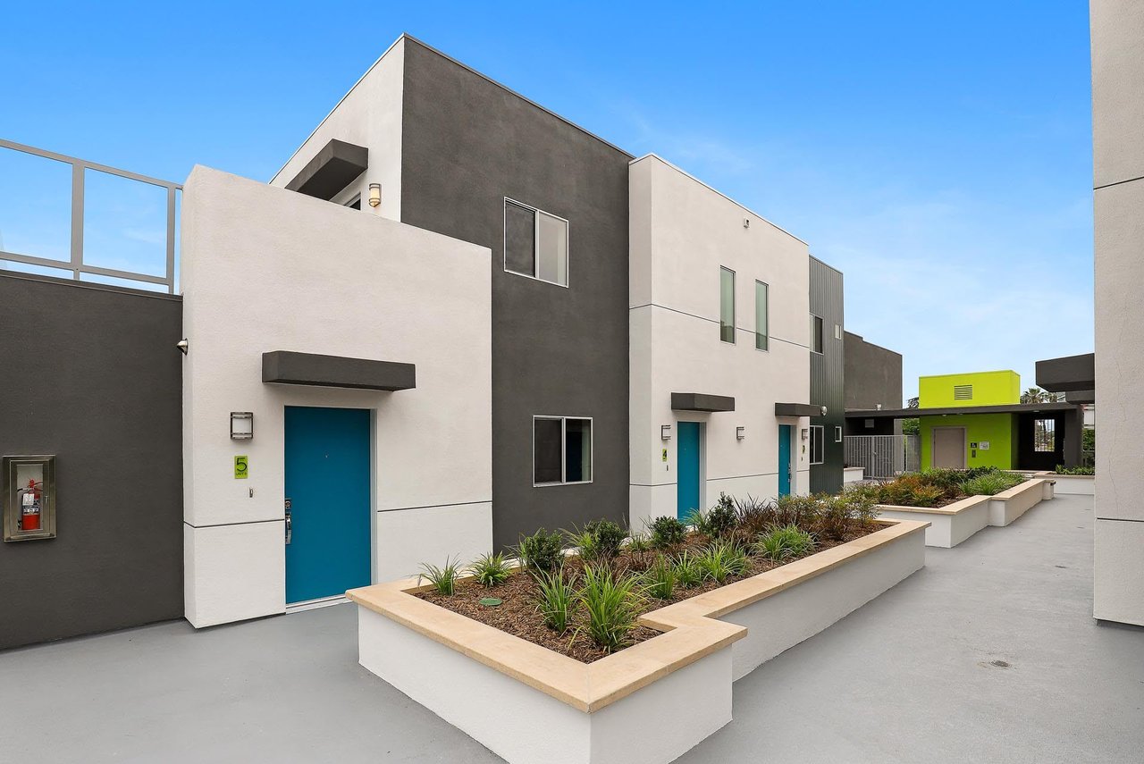 Millard Creek :: A New Collection of Contemporary Townhomes