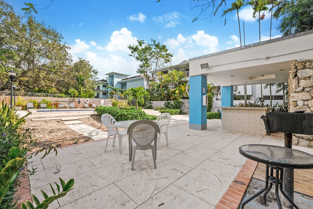 2545 S Bayshore Drive Unit: 111