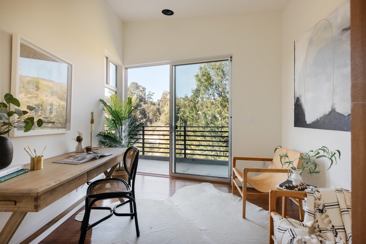 A Mid-Century Treehouse in Beachwood Canyon