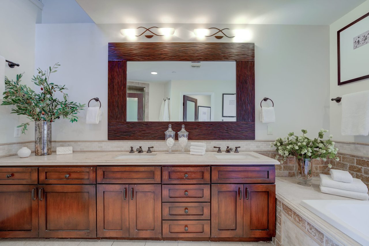 2796 Hollyridge