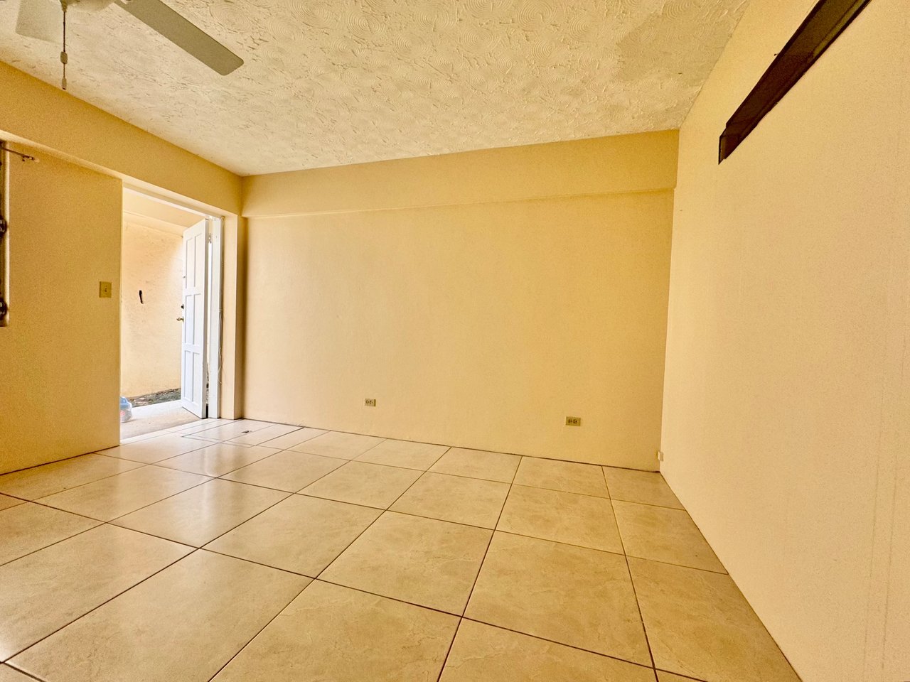 850 Road Town 1 Bedroom Apartment