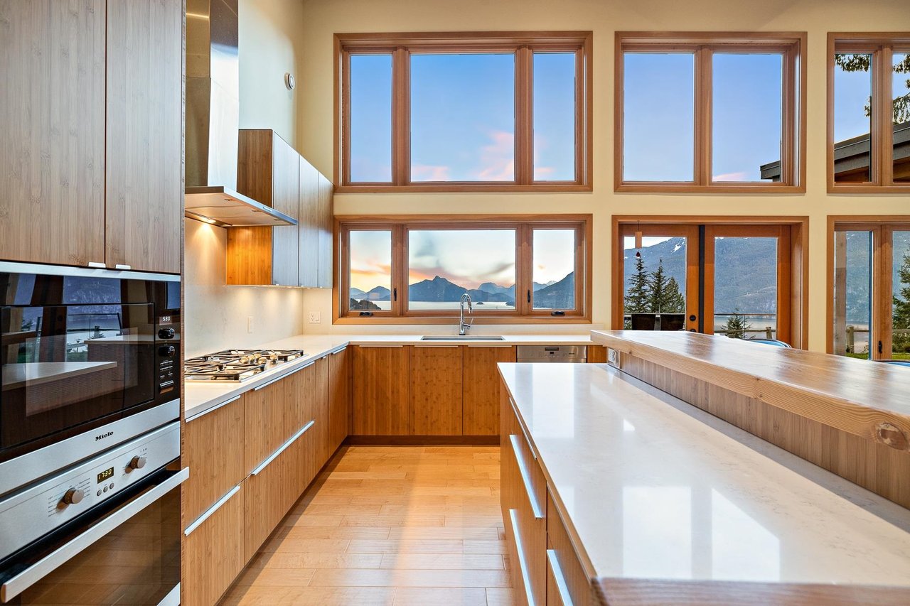 1090 Goat Ridge Dr