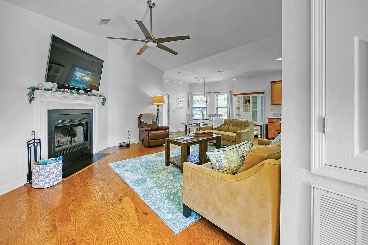 305 Cocobolo Dr