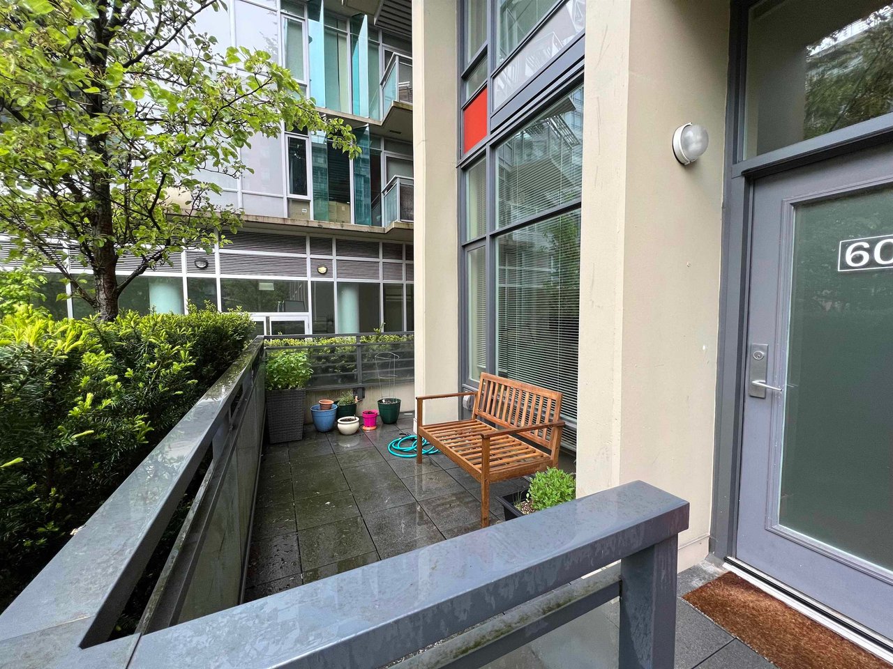 60 W 1st Ave