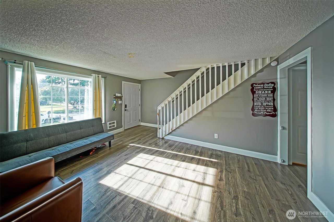513 E 78th Street, Tacoma