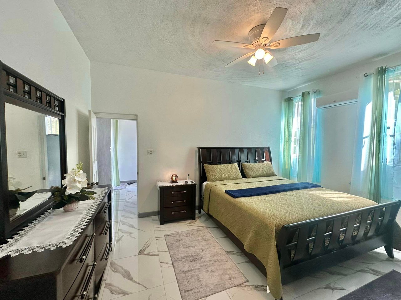 839 Lambert 1 Bedroom Apartment