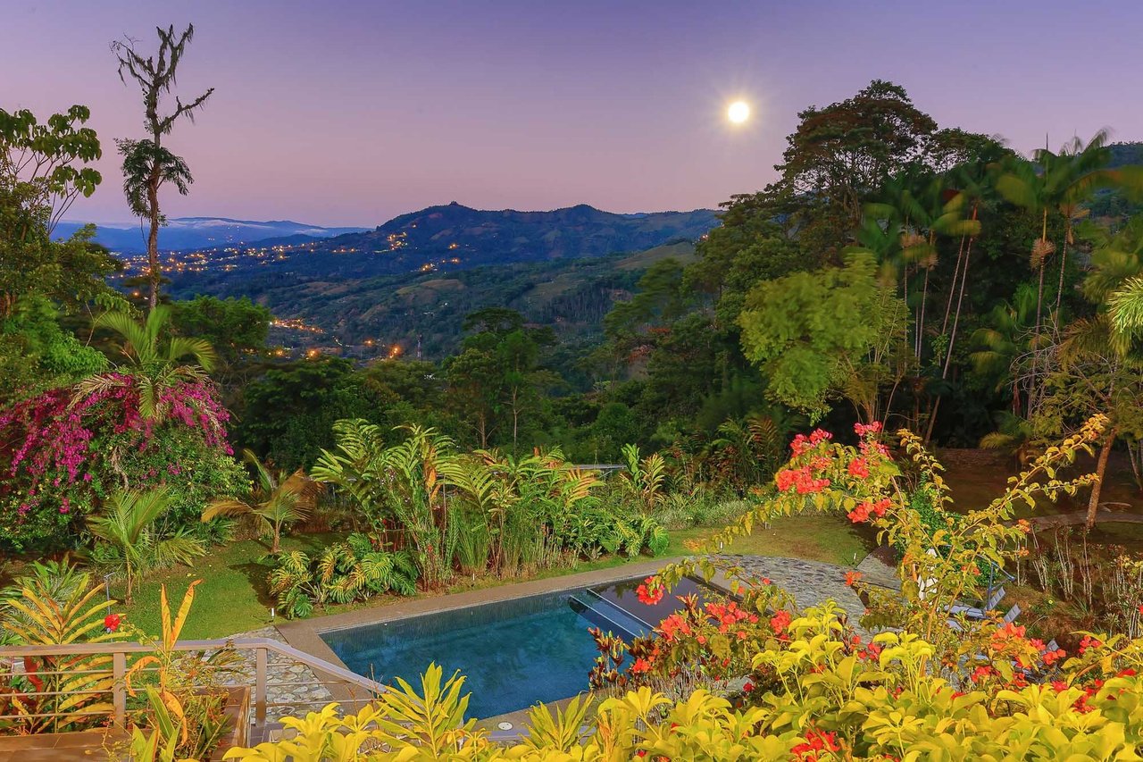 Luxurious Mountain Villa Retreat, Perez Zeledon, San Jose