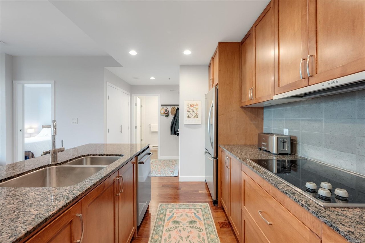 201-788 Humboldt St