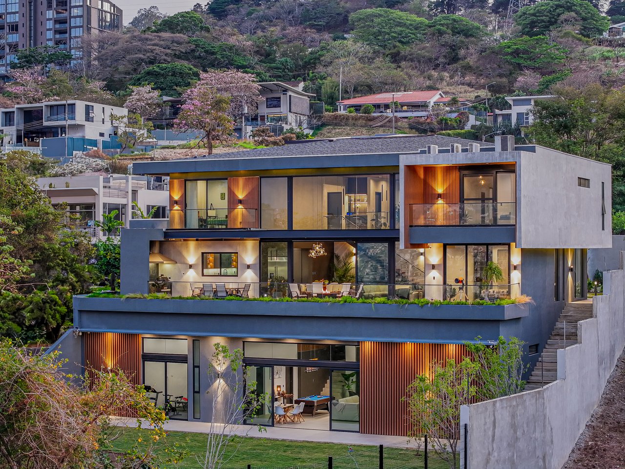 Panoramic City View Estate Home, Escazu, San Jose