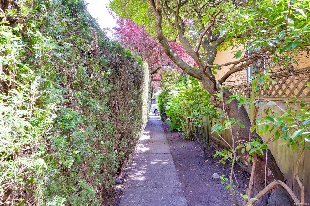 D-142 St. Lawrence St