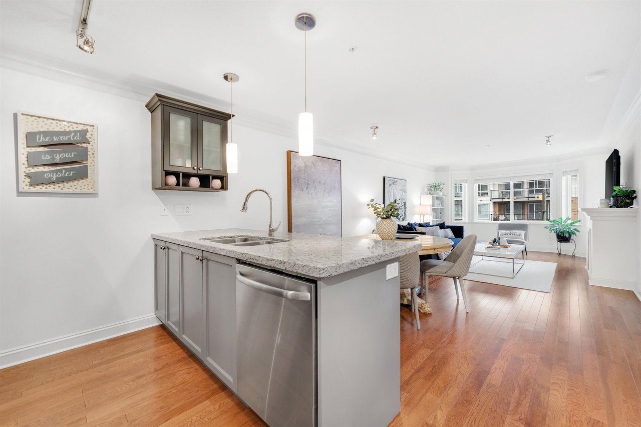 305-15389 Roper Ave