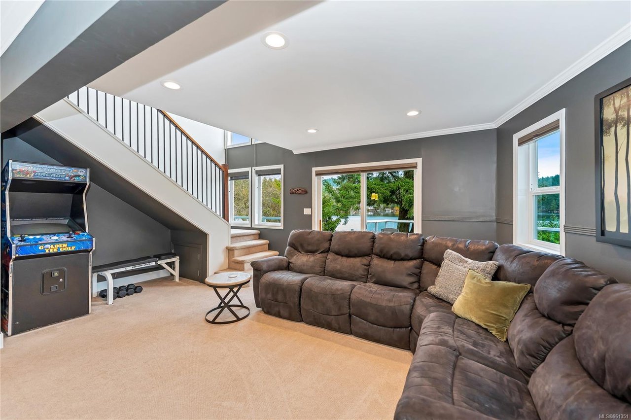 5003 Prospect Lake Rd
