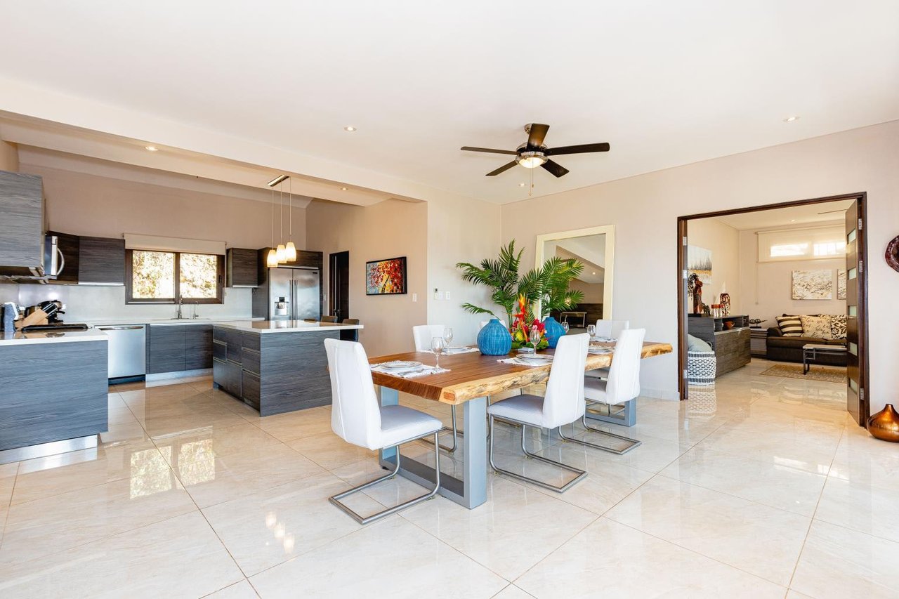 Luxury 6 BR Villa in Flamingo, Incredible Views | Starting At $1,350.00 Daily