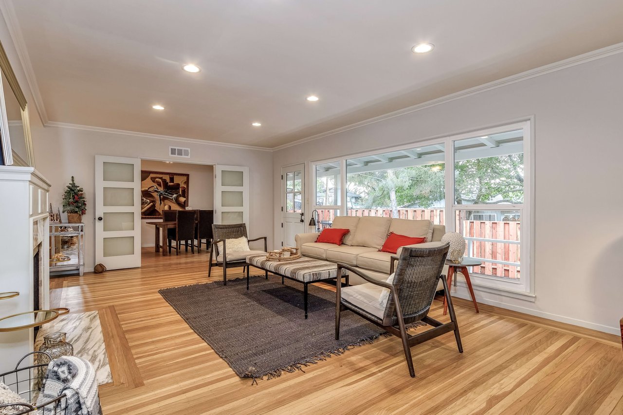 1000 Hawthorne Dr