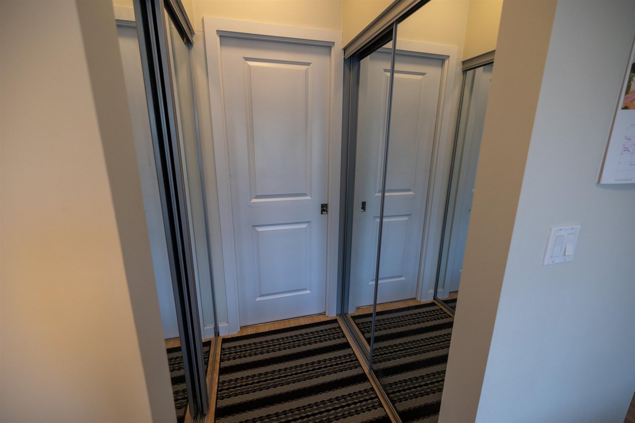 205-5655 Inman Ave