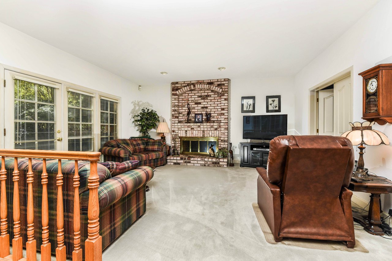 Fantastic Opportunity to buy in Alamo!
