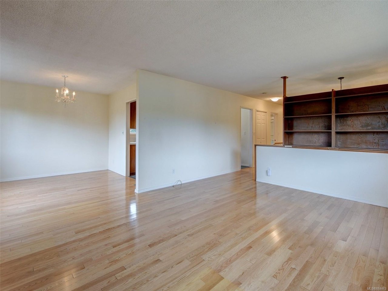 4253 Thornhill Cres