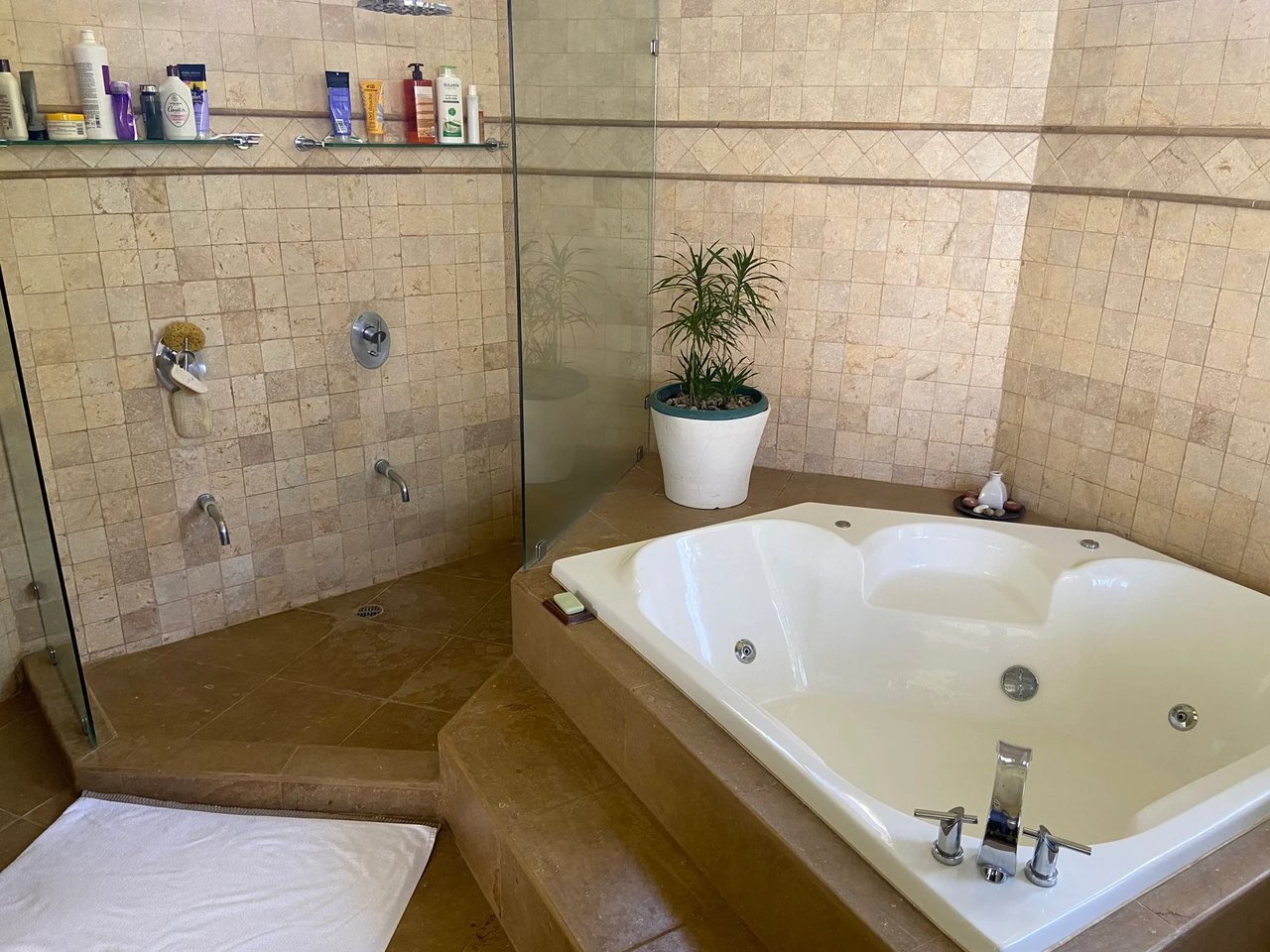 Gated Multi Unit Rental Estate, Manuel Antonio, Puntarenas