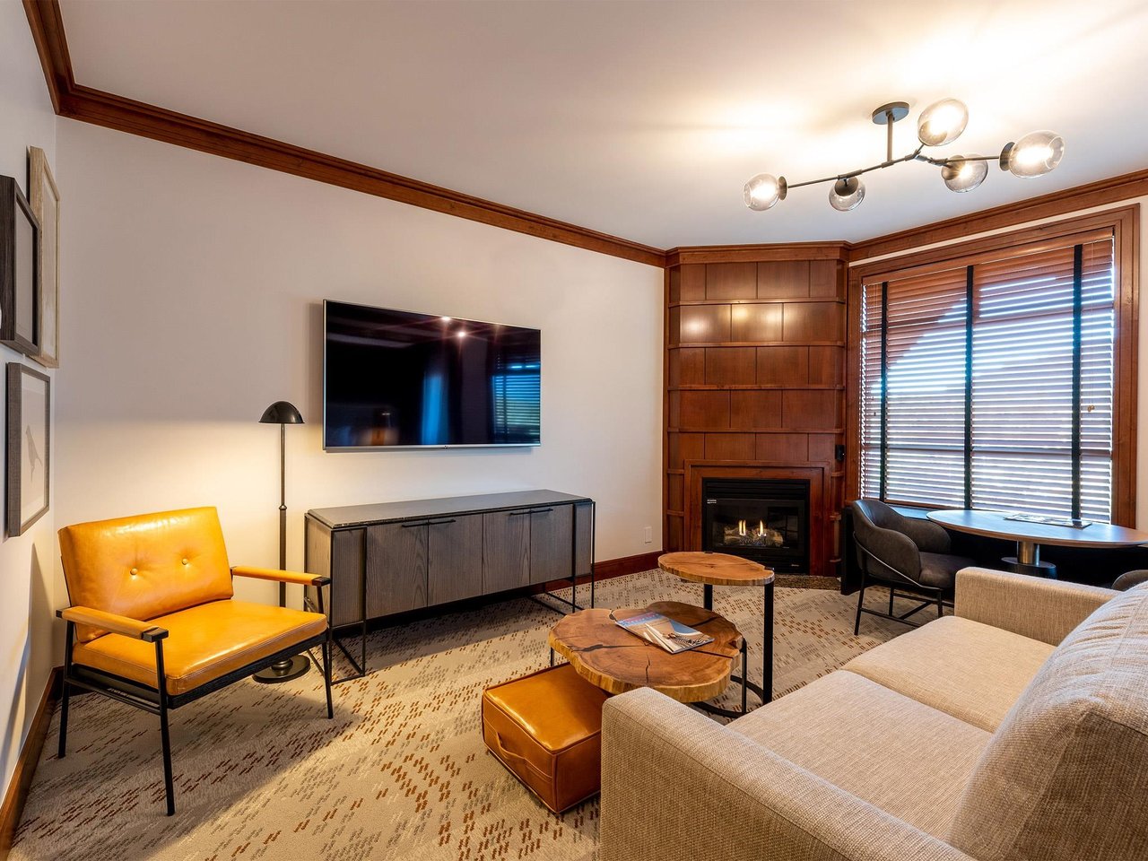 562-4591 Blackcomb Wy