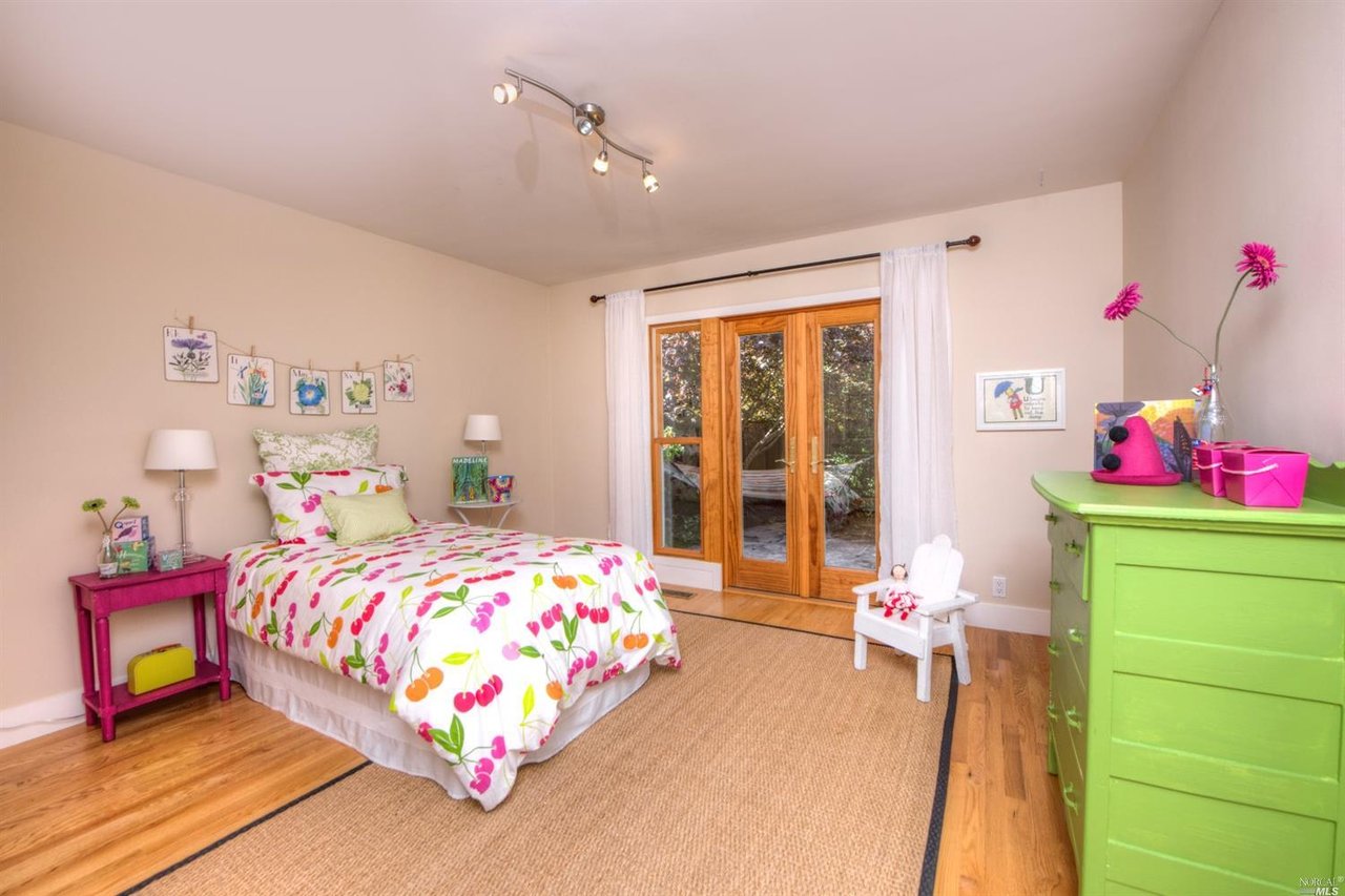 Charming Waterfront Property with Private Boat Dock- Represented Seller