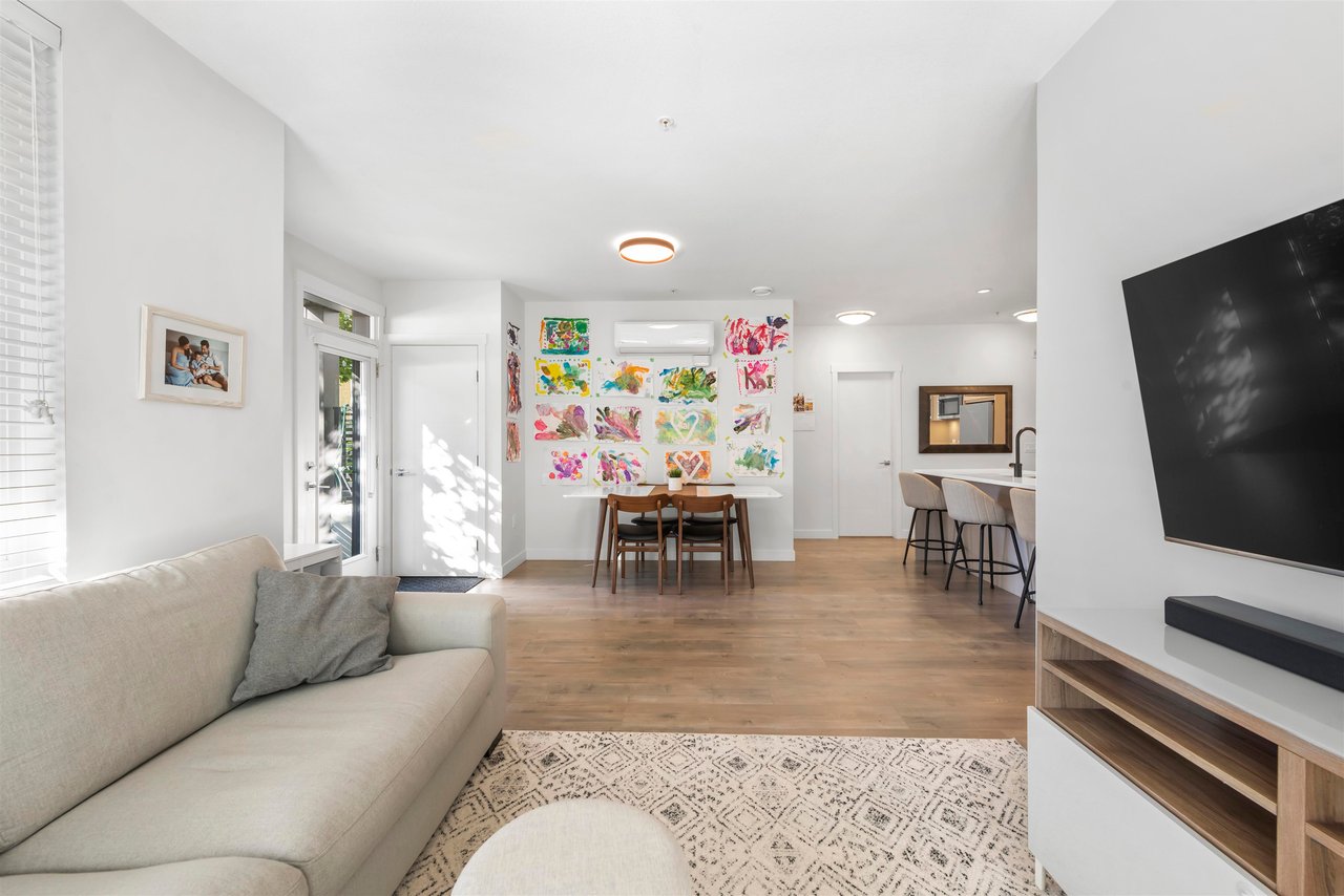 105-707 Como Lake Ave