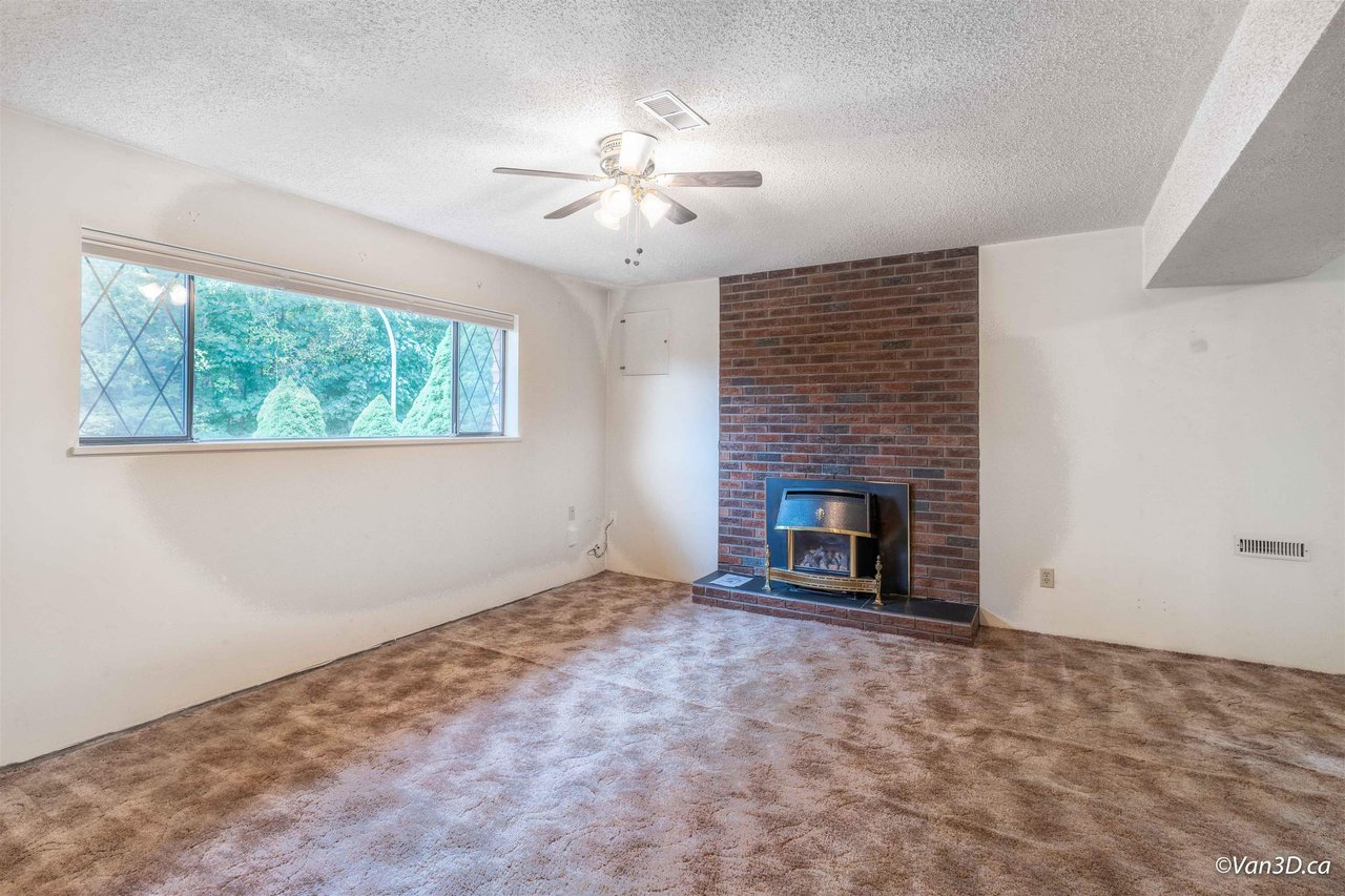 919 Lynwood Ave