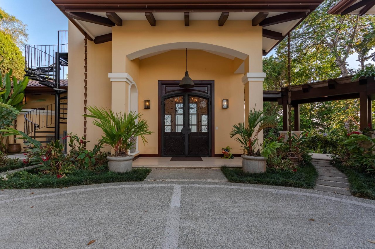 Private Ocean View Estate, Dominical, Puntarenas
