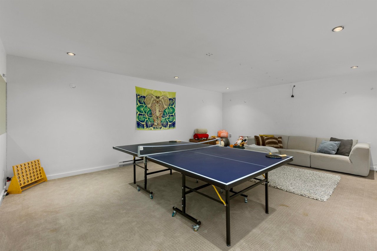 1039 Jay Cres