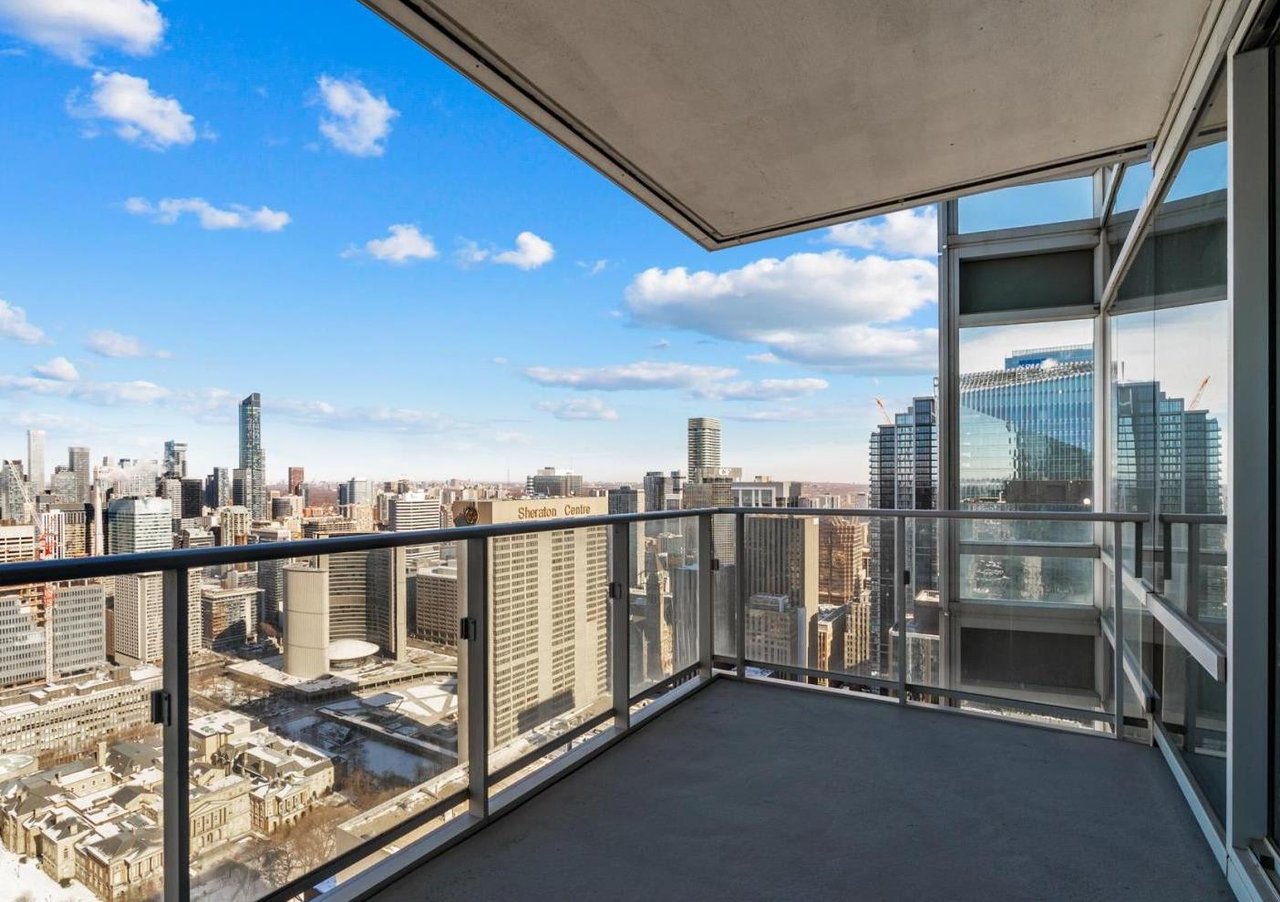 Suite 4806 -180 University Avenue