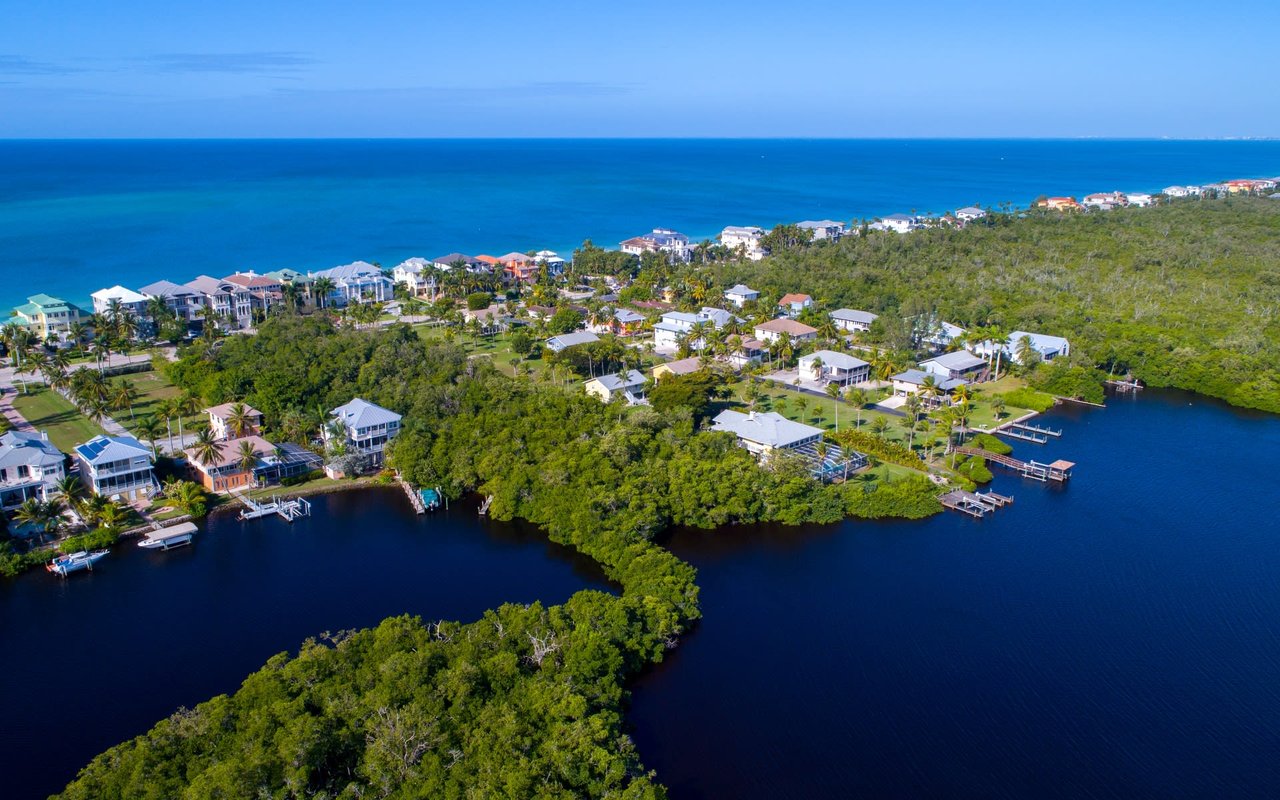 BONITA BEACH / BAREFOOT BEACH