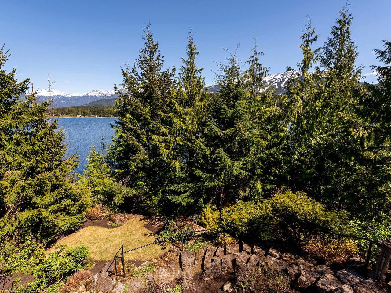 5698 Alta Lake Rd