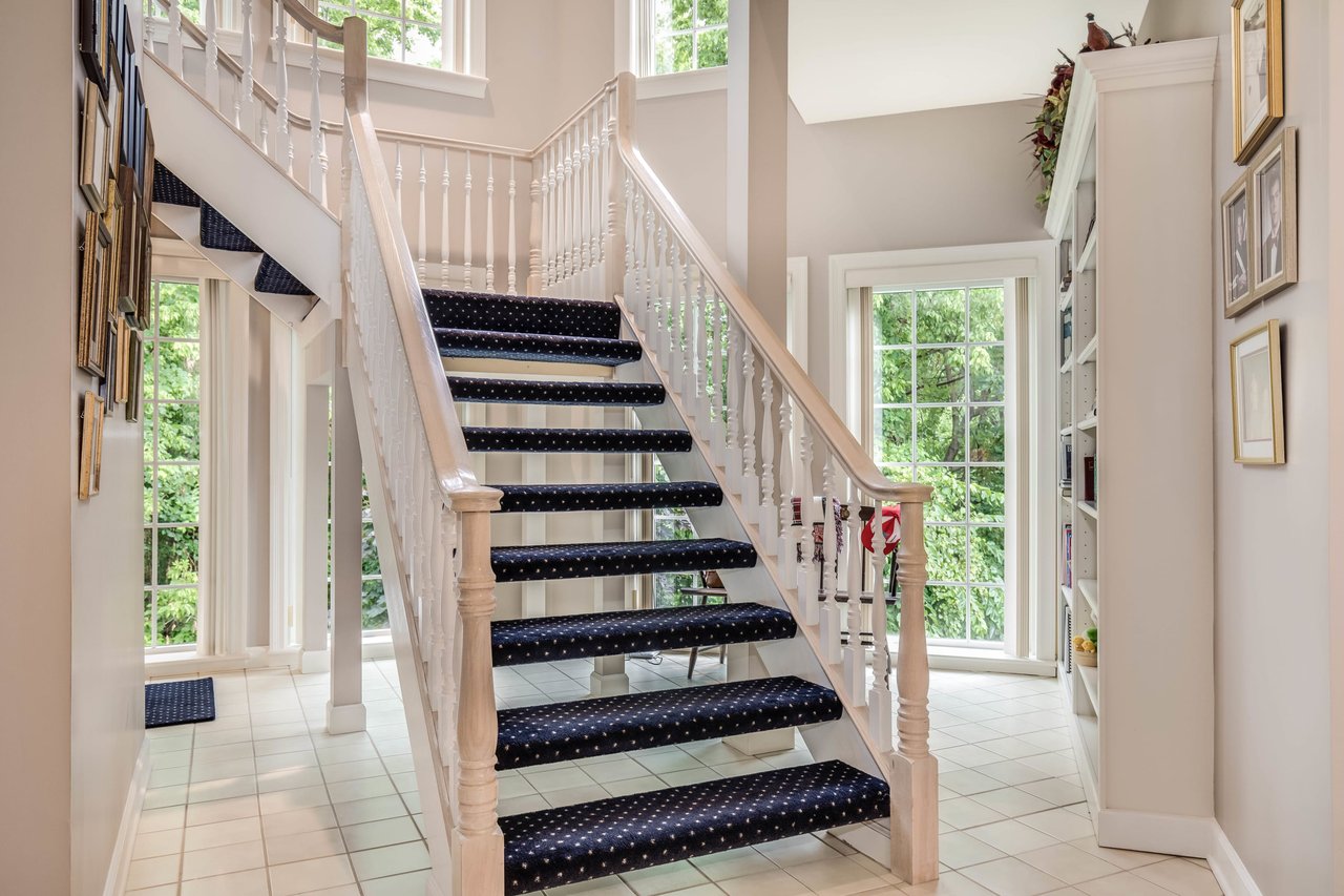 Simple Villa Living in Chesterfield