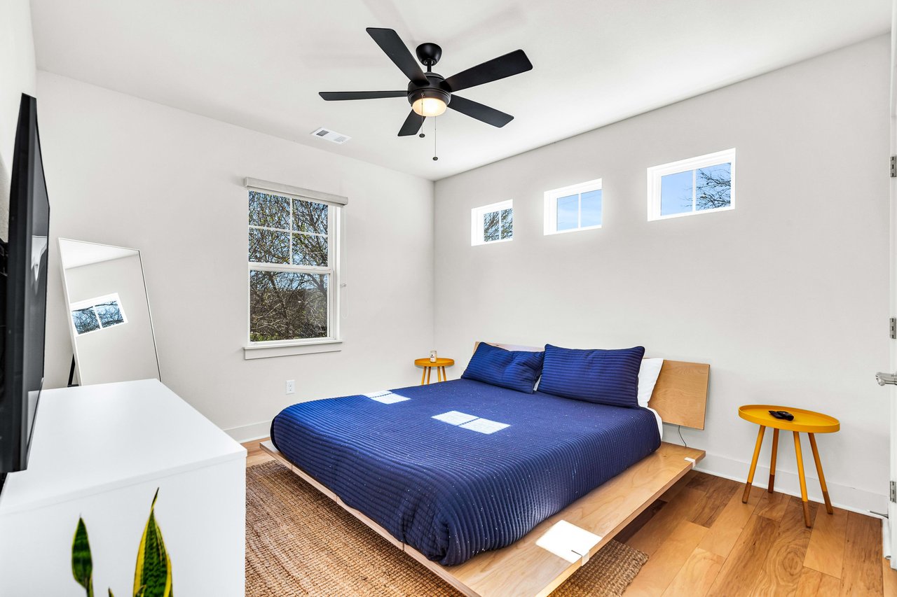 1604 JJ Seabrook #B