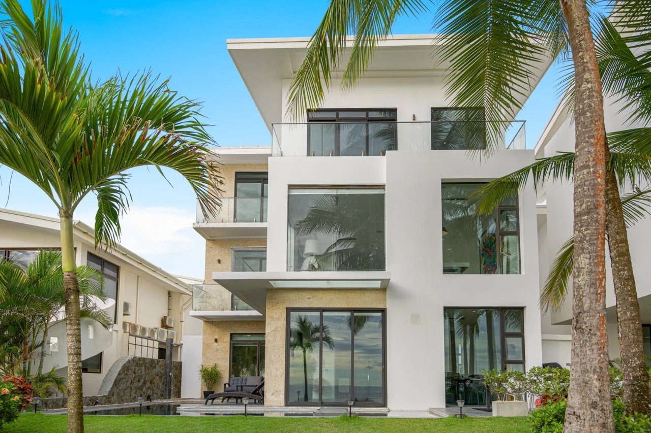 Titled Beachfront Luxury Estate, Jaco, Puntarenas