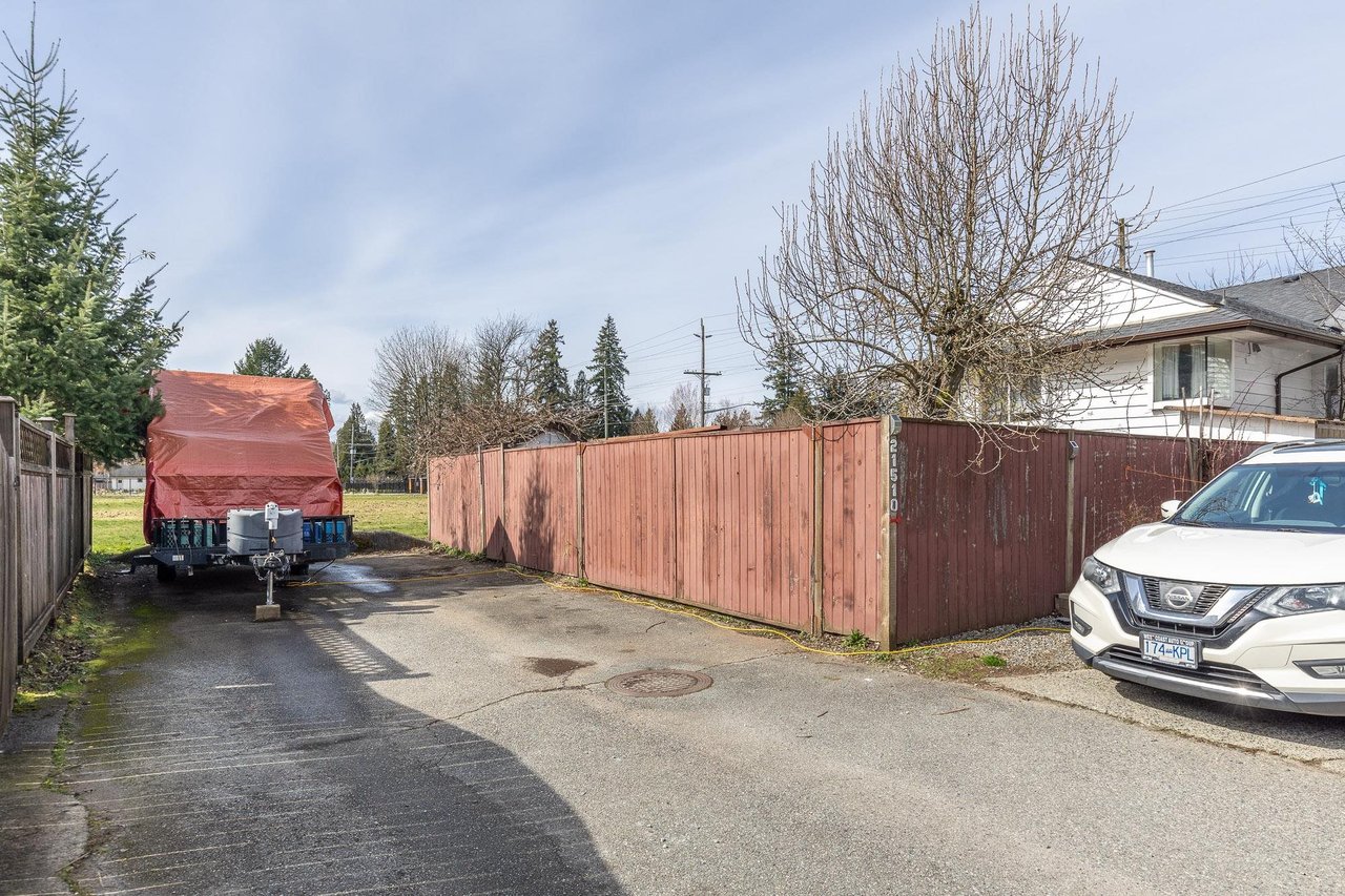21504 Dewdney Trunk Rd