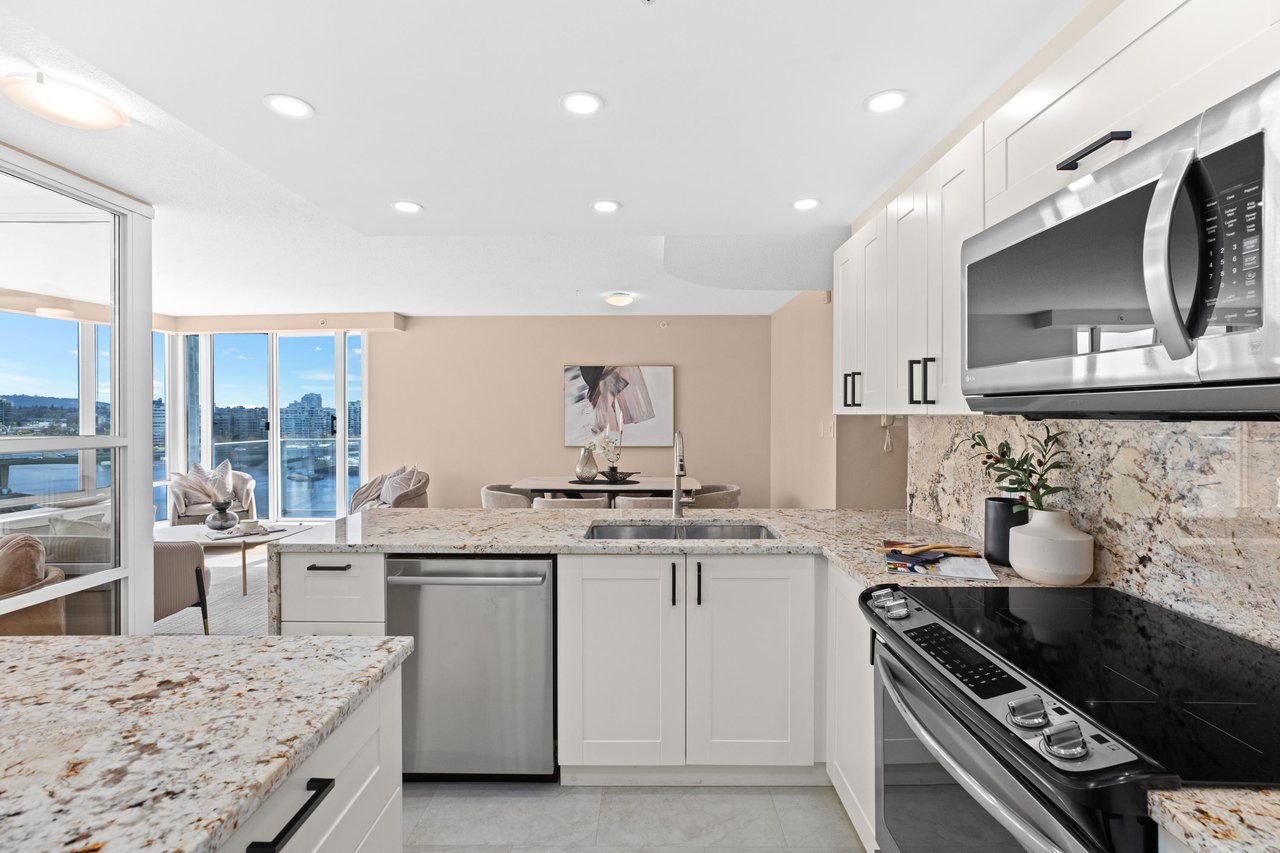 1601-1228 Marinaside Cres