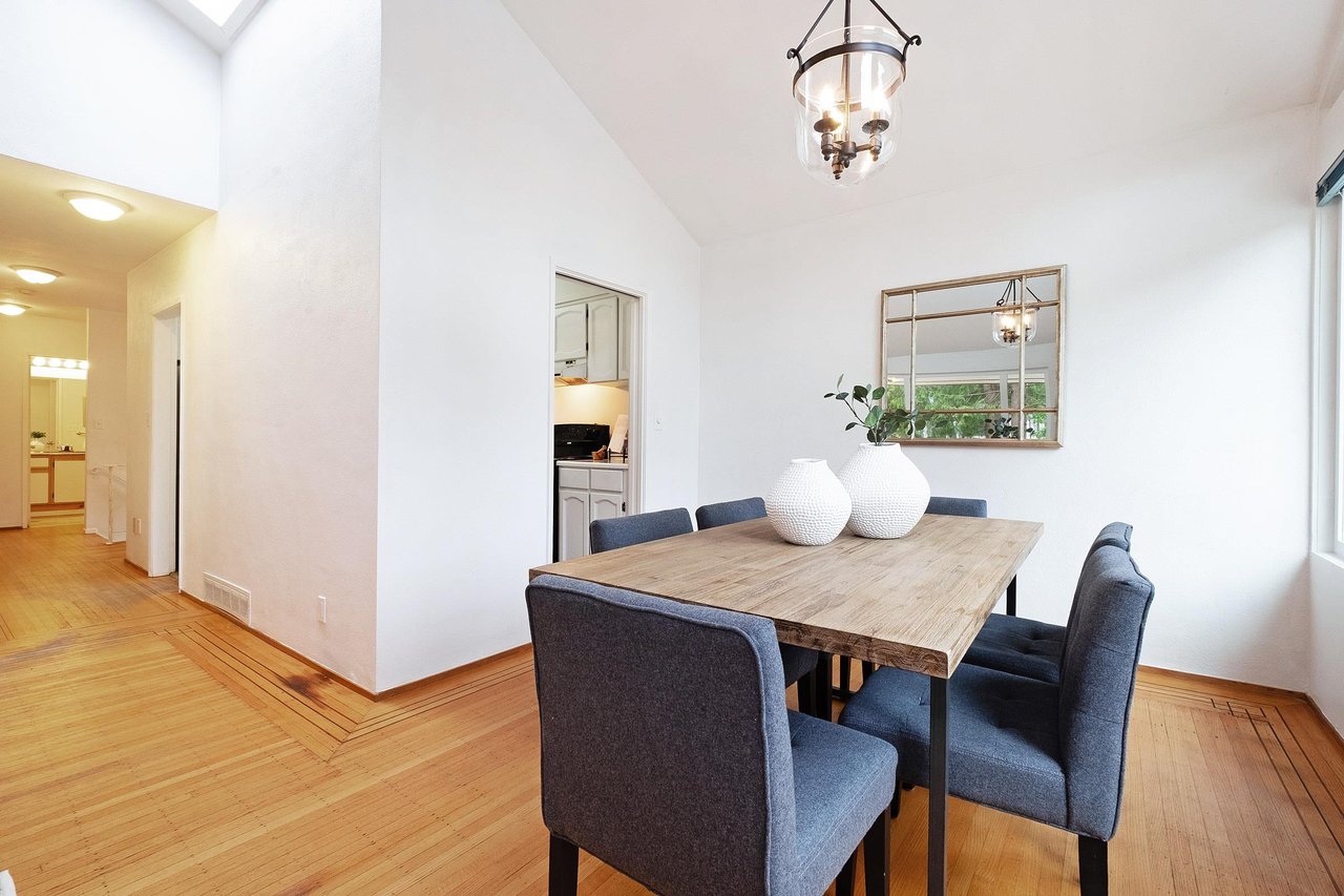22 Glenmore Dr