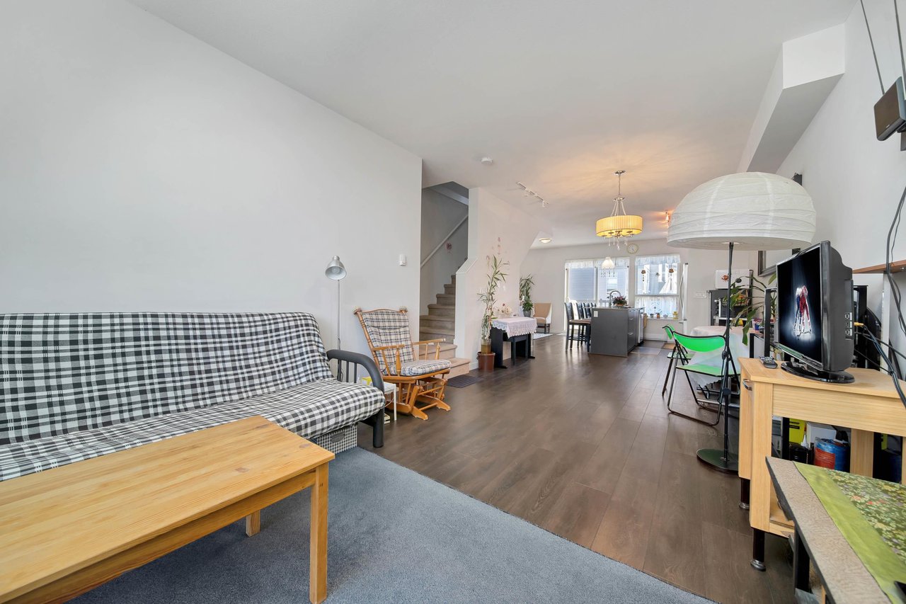 16-8473 163 St