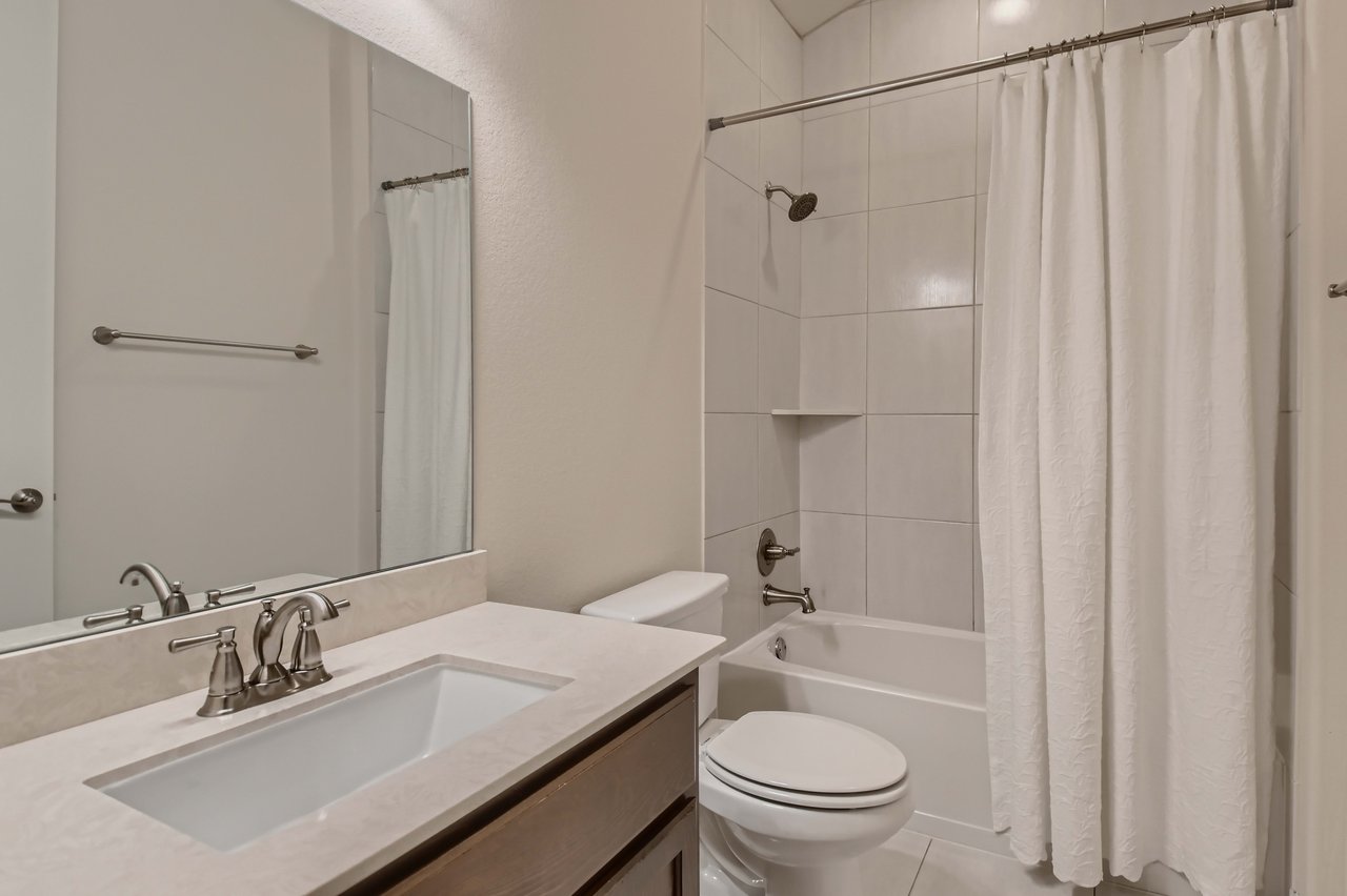 186 Tabago CT