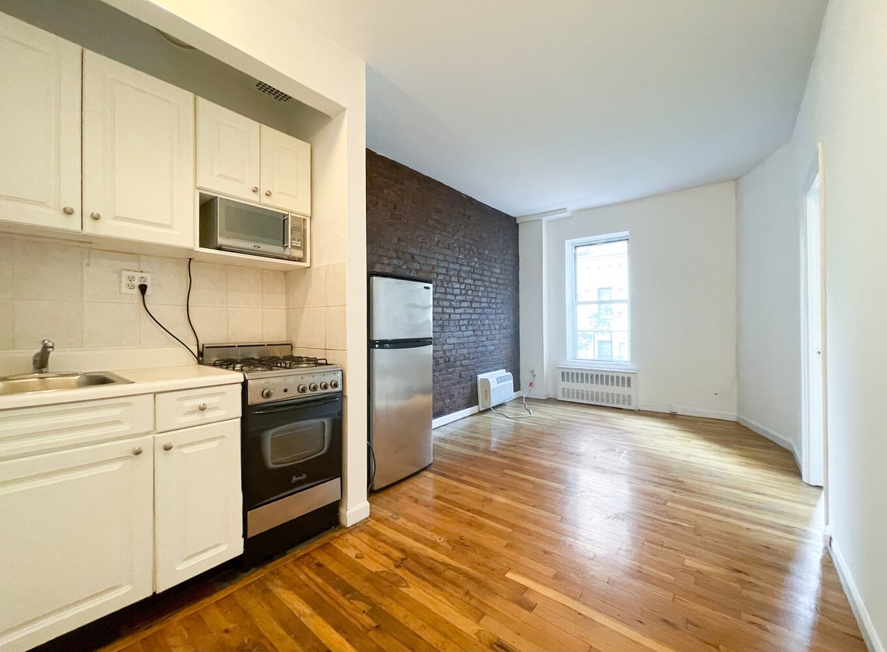206 East 81st Street, Apt 4D