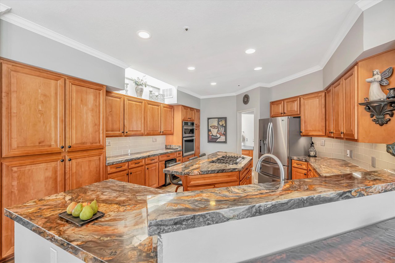 17 Crystal Creek Ct