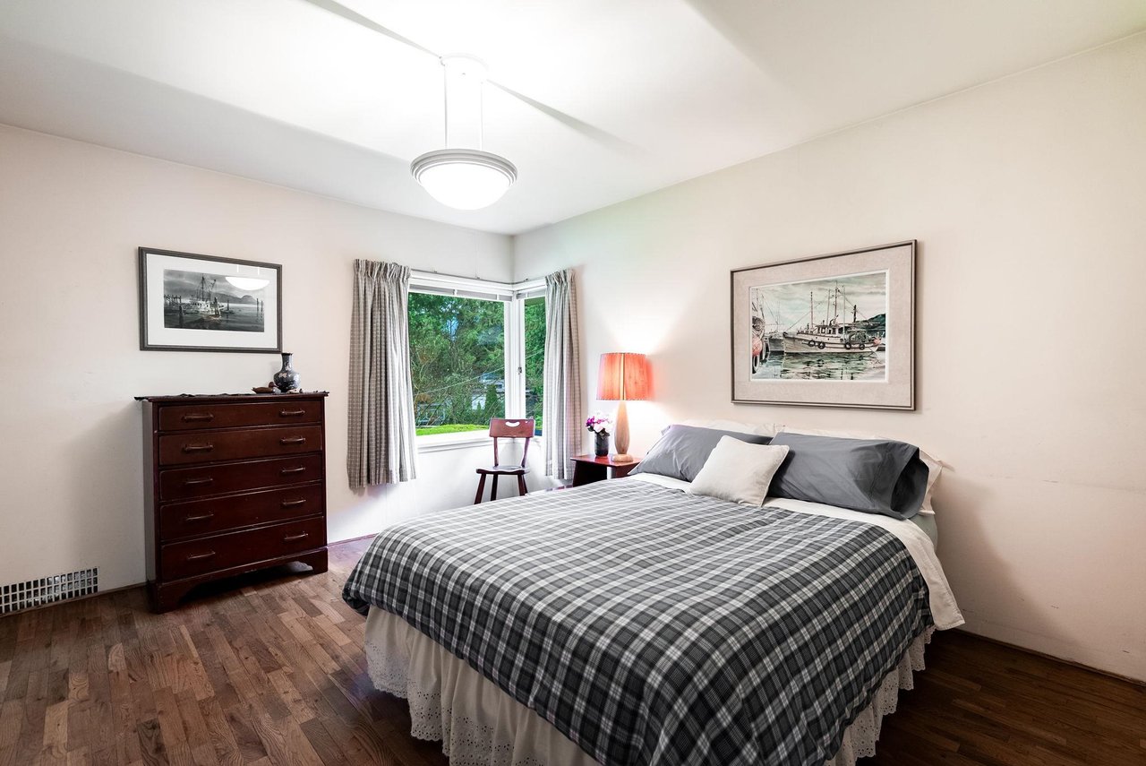 4143 Virginia Crescent, North Vancouver